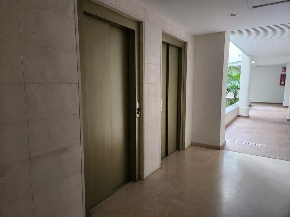 Apartment Beachfront Accommodation 埃斯特波纳 外观 照片