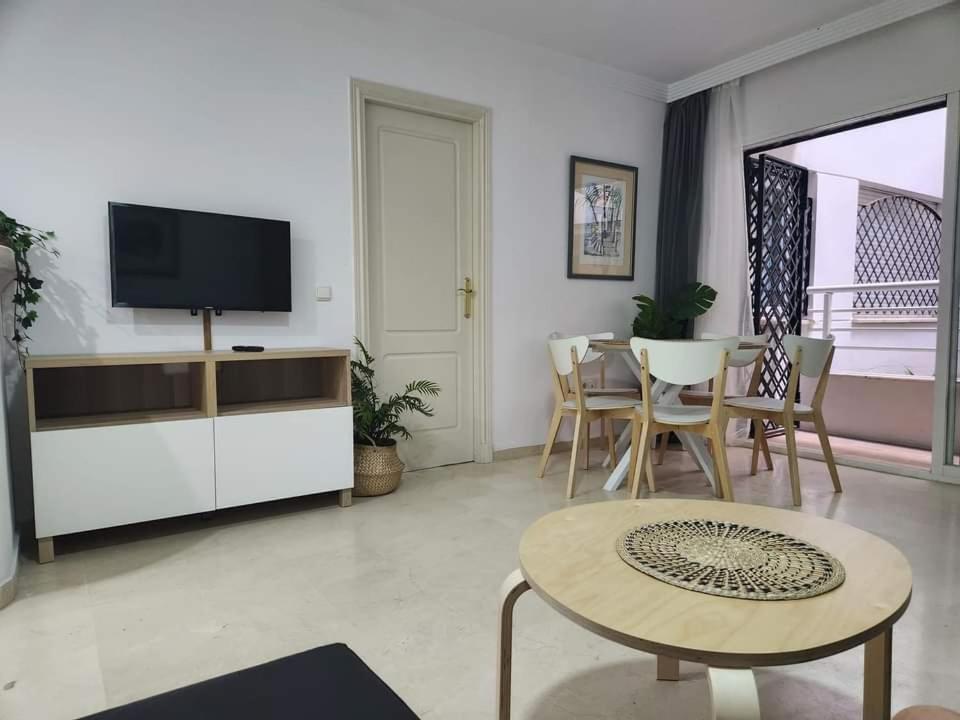 Apartment Beachfront Accommodation 埃斯特波纳 外观 照片